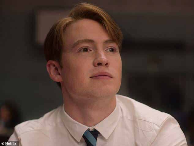 Юная любовь: Кит Коннор - половина романтики в шоу о совершеннолетии Netflix LGBTQI + Heartstopper, играющем капитана регби своей школы Ника Нельсона.