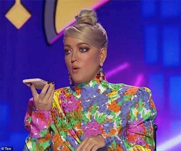 Пятый сезон австралийского сериала «Певец в маске» вызвал бурю ажиотажа в сети.  На платформах социальных сетей ходят разговоры о том, что Джеки О'Хендерсон (на фото), которая была участником дискуссии в предыдущих сезонах, скрыта под одним из экстравагантных костюмов, созданных Тимом Чаппелом.