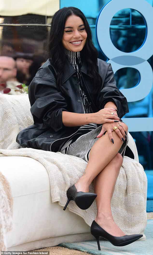 Появление: Ванесса Хадженс посетила StyleWeekOC 2023, которая прошла в субботу на Fashion Island в Ньюпорт-Бич.