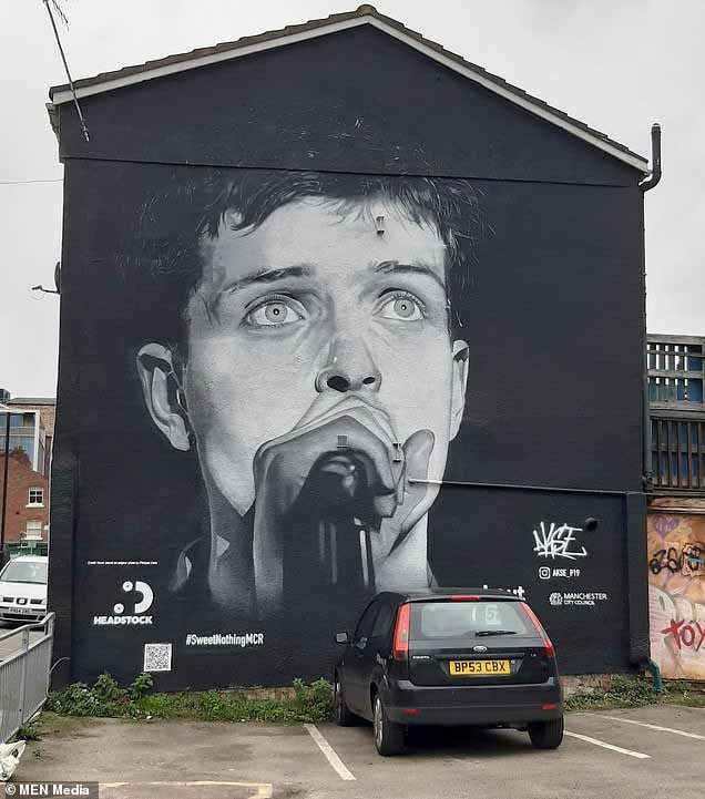 Оригинальная фреска фронтмена Joy Division Яна Кертиса.