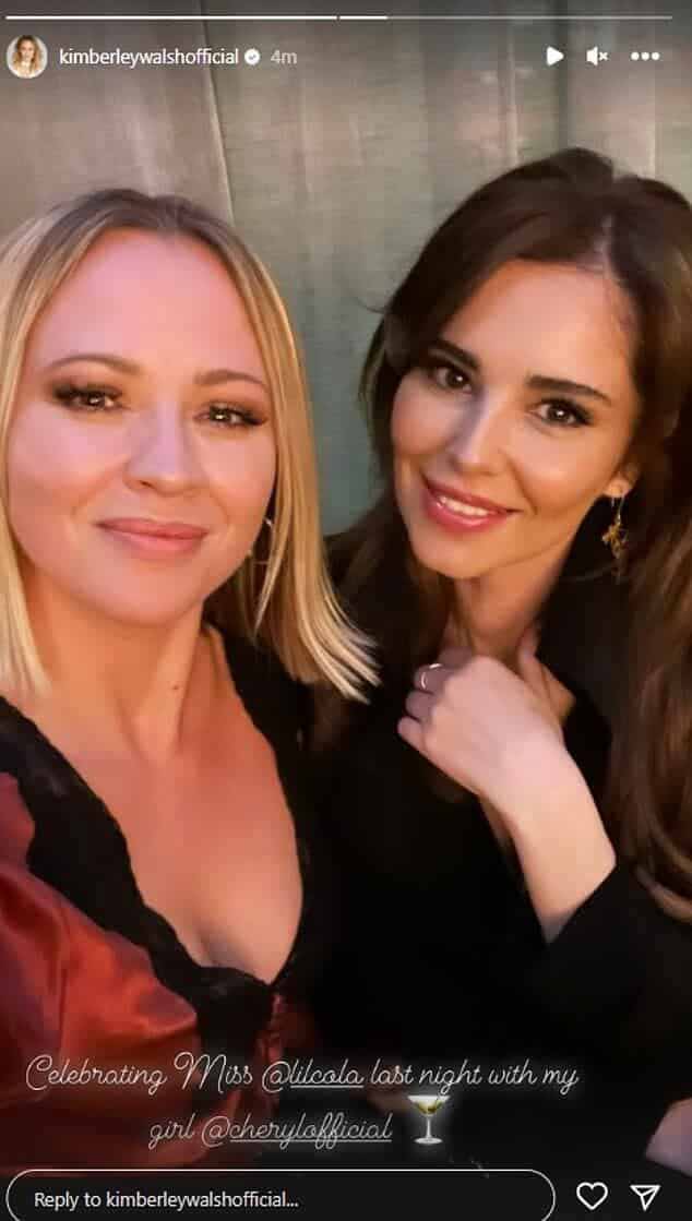 Посмотрите, кто это! Поклонников Girls Aloud ждало неожиданное воссоединение в пятницу вечером, когда Шерил и Кимберли Уолш праздновали 38-й день рождения Николы Робертс на звездной вечеринке.