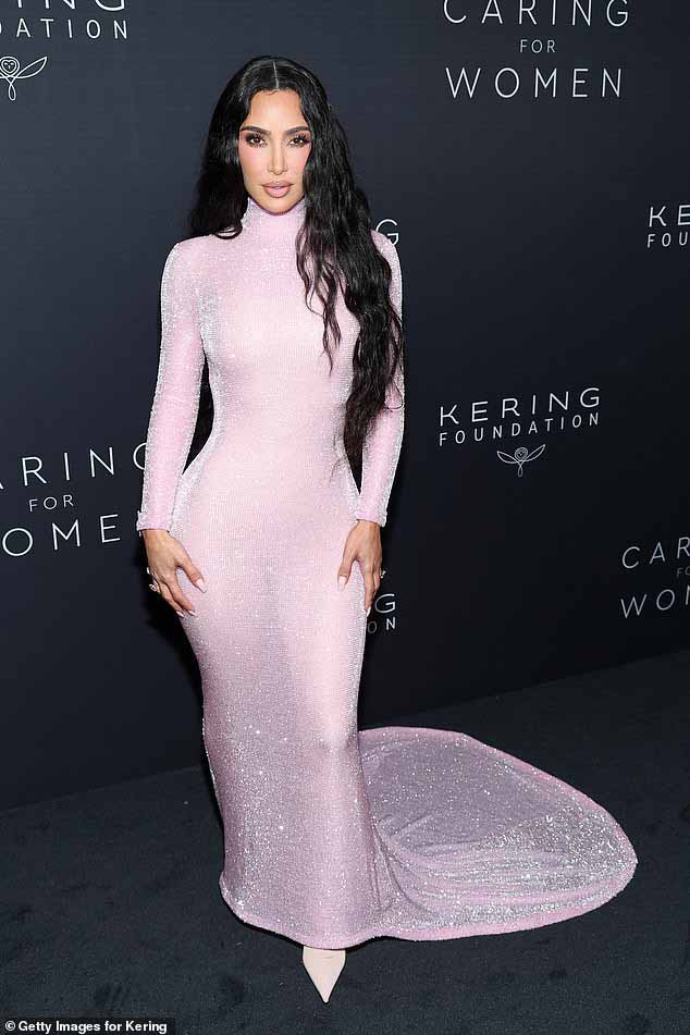 Не выполнено: Шепард, которая была исполнительным директором брендов Kardashian, поделилась, что ее больше не удовлетворяет эта роль, в подкасте The Skinny Confidential Him & Her;  Ким видели в 2023 году