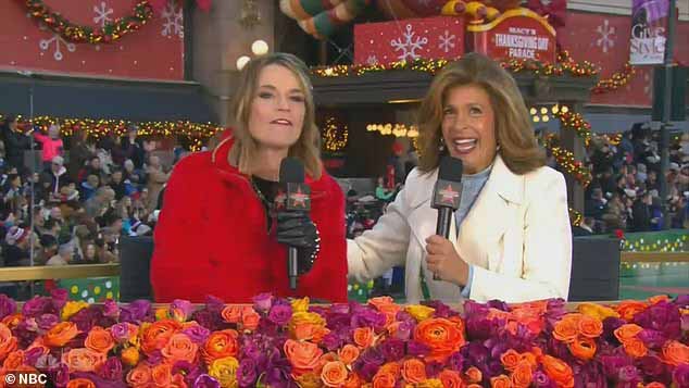 В Нью-Йорке начинается парад Macy's в честь Дня благодарения с участием Саванны и Ходы