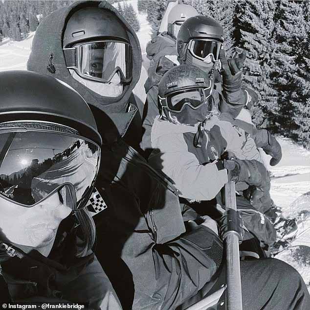 34-летняя Фрэнки Бридж ошеломлена милыми фотографиями, которые она опубликовала в Instagram в пятницу из семейной поездки в Швейцарию.