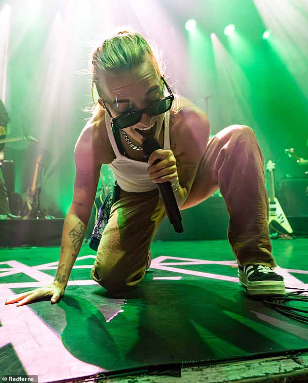 В субботу были объявлены победители конкурса Triple J Hottest 100 2023 года: американская рэперша Доджа Кэт (на фото) заняла первое место со своим хитом Paint The Town Red.
