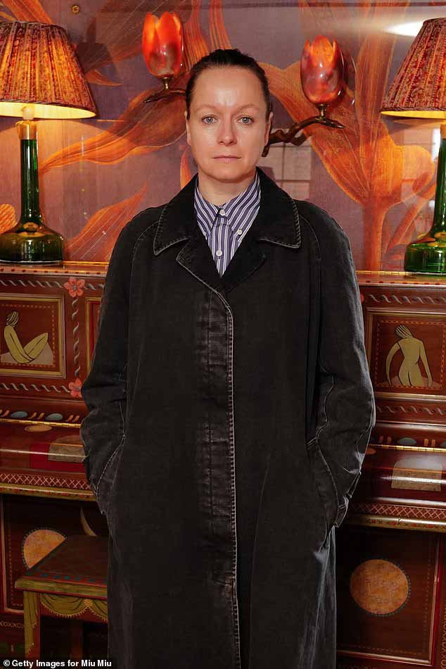 Саманта сказала: «Как гордый член BAFTA, я польщена, глубоко тронута и благодарна BAFTA за то, что она вручила мне эту награду».