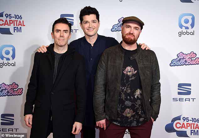 Пауэр на фото со своими товарищами по группе The Script Марком Шиэном и Дэнни О'Донахью.