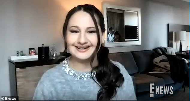 Она добавила: «Не было вообще никакого воздуха, который нужно было бы очистить.  Все было в порядке.  Но было приятно просто пообщаться на минутку».