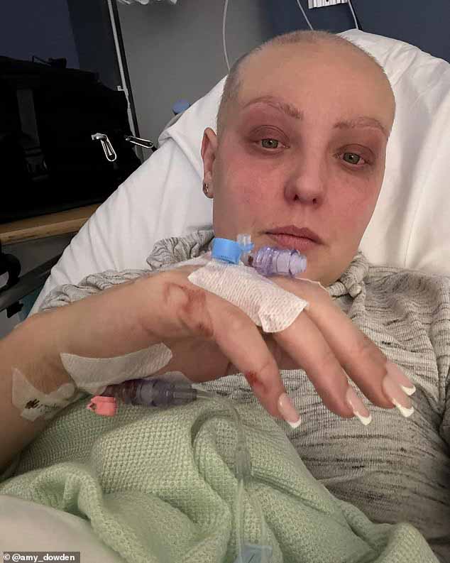 Эми Дауден рассказала, что боялась, что рак распространился на ее кости, прежде чем в пятницу ей сказали, что у нее «нет никаких признаков болезни».