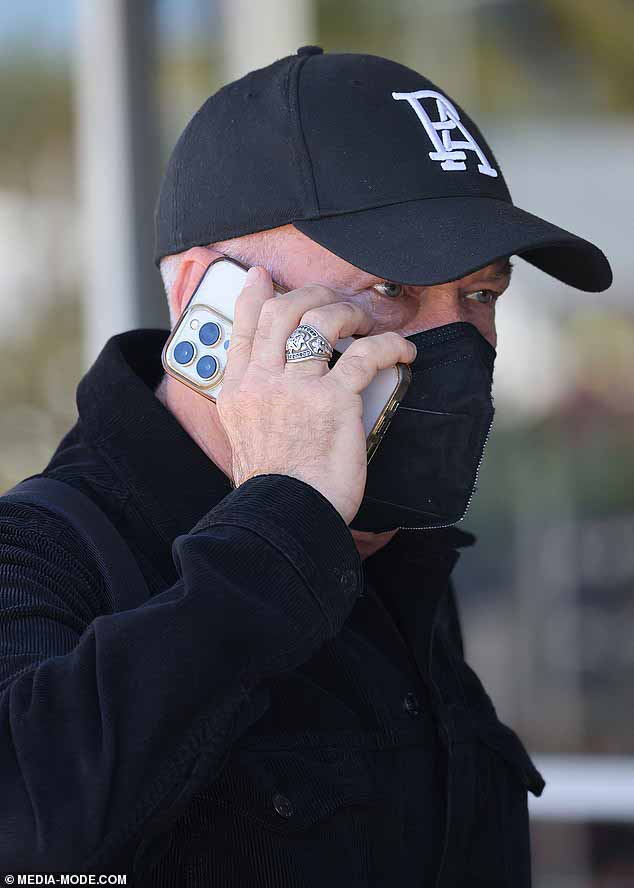 В какой-то момент, лежа в больнице Святого Винсента в Сиднее, тяжело больной Джимми сказал своей жене Джейн: «Не думаю, что выживу».