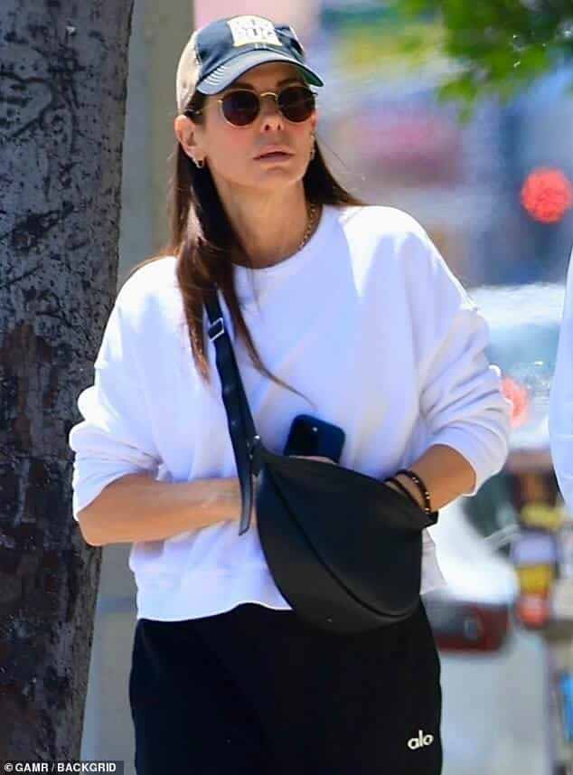 В 2015 году Буллок усыновил 11-летнюю дочь Лейлу, когда ей было 3 года.