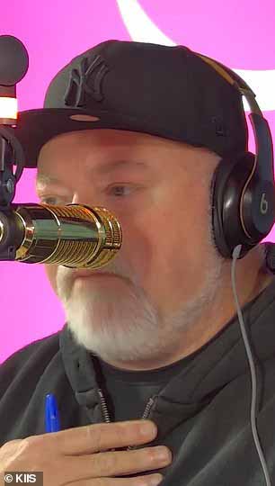 52-летний радиоведущий поднял ряд вопросов о новой схеме во время шоу Кайла и Джеки О в четверг утром и предложил правительству ослабить правила оплаты.