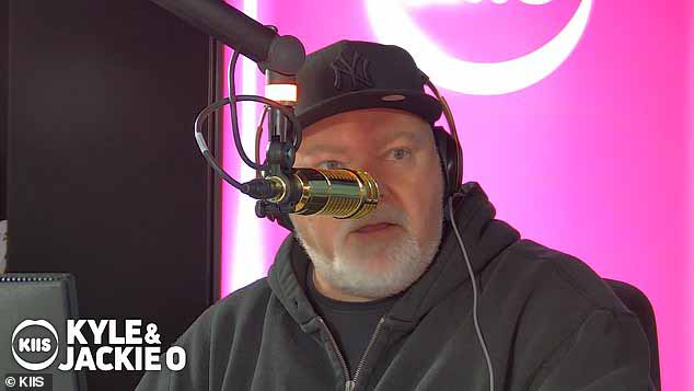 Когда родители Кайла наконец расстались, он вспомнил, что ему «некуда идти», поскольку семья и друзья «изолировали» себя от его матери.