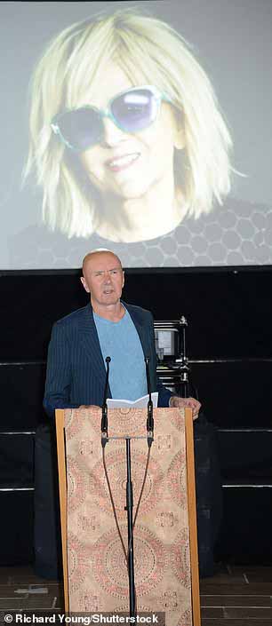 Дань уважения пришла от автора Trainspotting Ирвина Уэлша...
