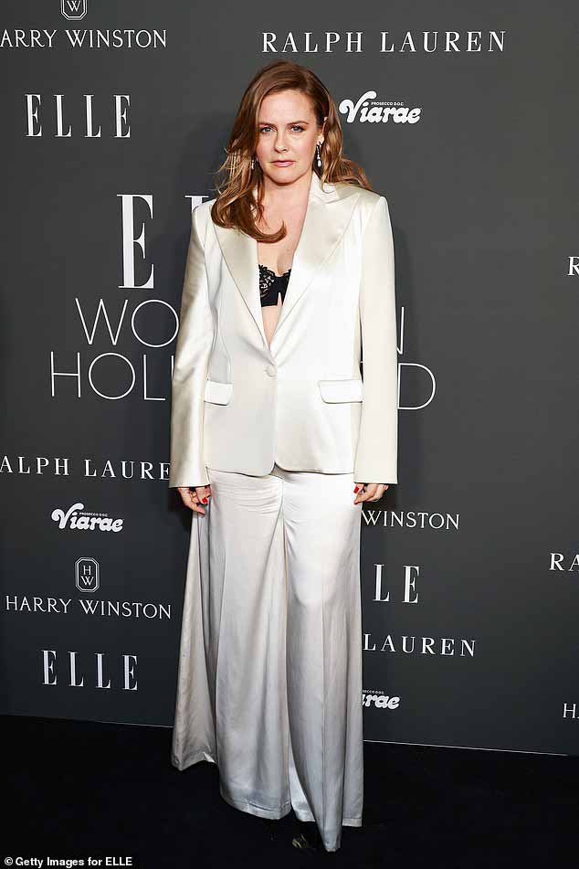 Сильверстоун на праздновании ELLE 2023 Women in Hollywood в Nya Studios в 2023 году в Лос-Анджелесе