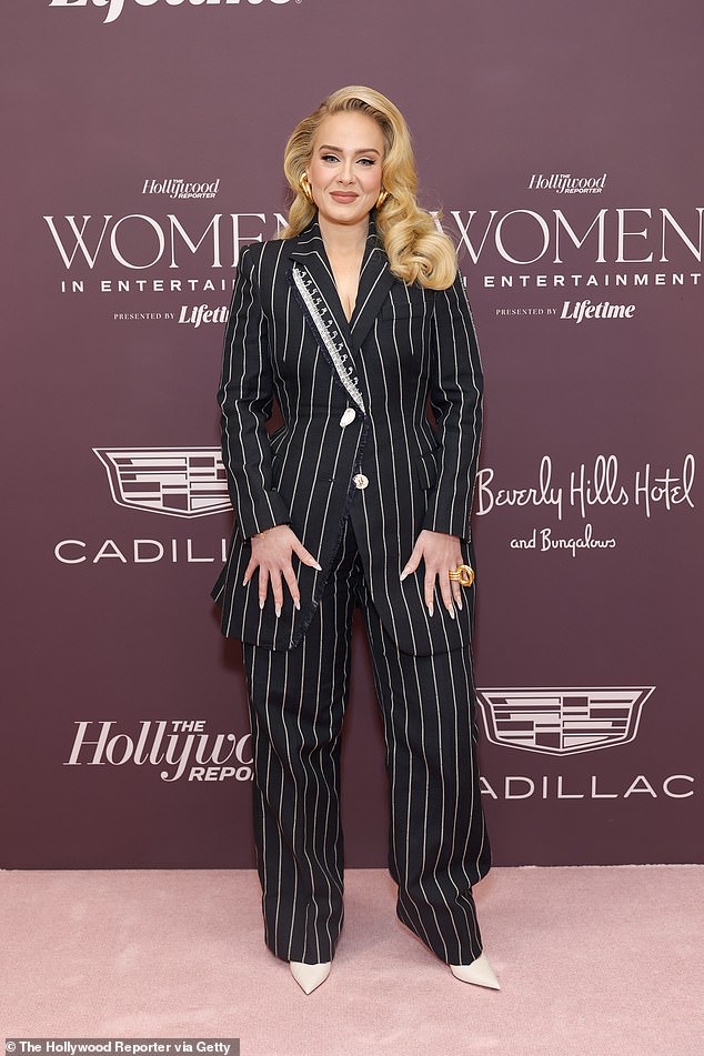 На специальной пресс-конференции в городе перед десятью концертами в следующем месяце руководители сообщили, что на шоу будут установлены самые большие уличные экраны, когда-либо созданные для сценических шоу.