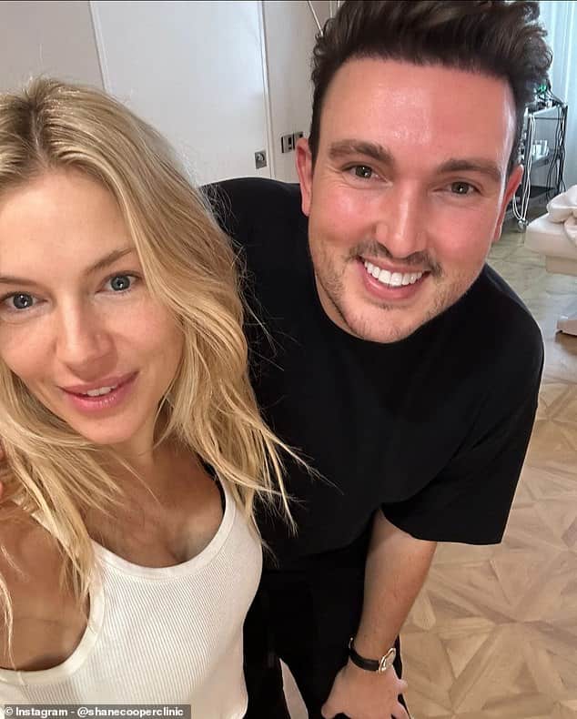 Сиенна Миллер сияет на свежем селфи, опубликованном в Instagram в среду, а ее косметолог раскрыл секреты того, как она выглядит потрясающе в 42 года