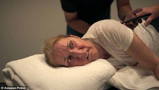 56-летняя Селин Дион сияла во вторник, когда ее окружили фанаты в Париже, когда впервые появились слухи о ее выступлении на Олимпийских играх 2024 года.