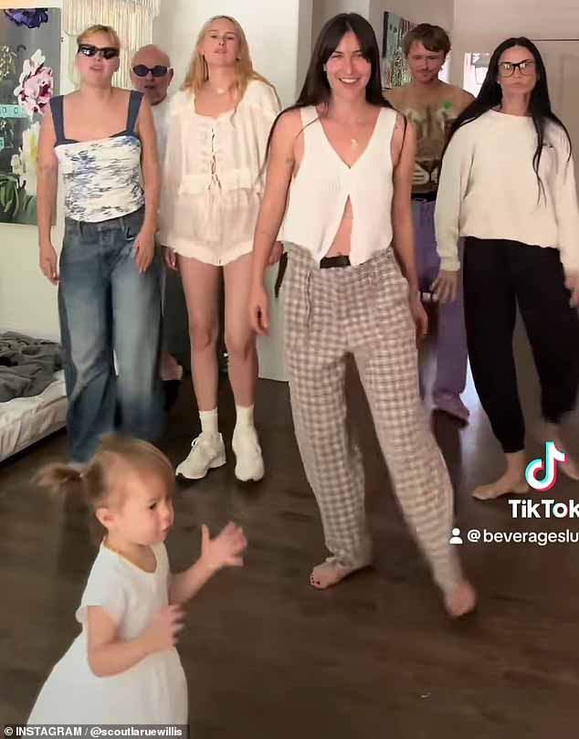 Скаут Уиллис была одета, чтобы произвести впечатление, когда она посетила вечеринку The Hollywood Reporter и iHeartRadio's Creators A-List в Западном Голливуде в четверг.