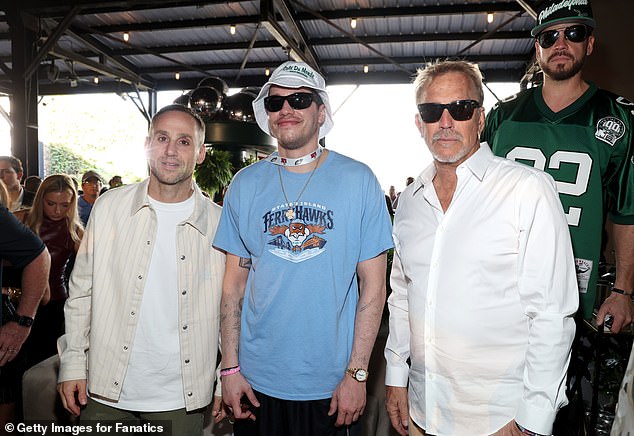 (L-R) Майкл Рубин, Дэвидсон и Костнер