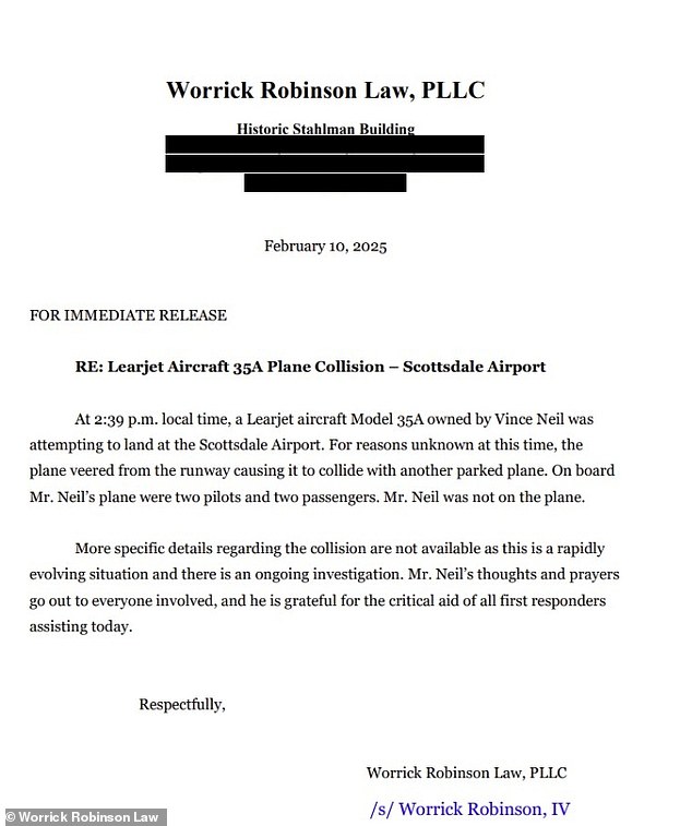 Юридическая фирма Worrick Robinson Law, представляющая интересы хэви-металлического певца, подтвердила трагические подробности инцидента в своем заявлении в понедельник вечером