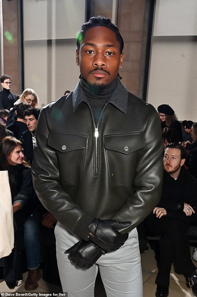 Это не первый раз, когда 32-летнюю Карди и 31-летнего Диггса видят вместе. Поход на День святого Валентина состоялся через две недели после того, как пара была замечена в одном из клубов Нью-Йорка. Видели в 2025 году
