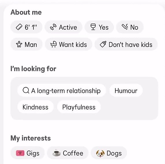 В профиле 38-летнего учителя на Bumble говорится, что он ищет долгосрочные отношения с кем-то забавным, добрым и игривым.